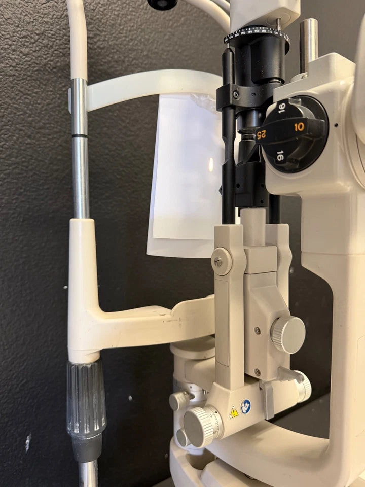 Topcon SL-D301 Slit Lamp
