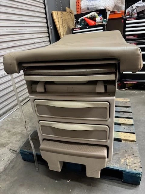 Ritter Midmark Model 204 Exam Table