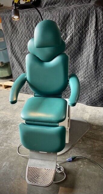 Maxi Select SMR 270000 Exam Chair-Good Condition!