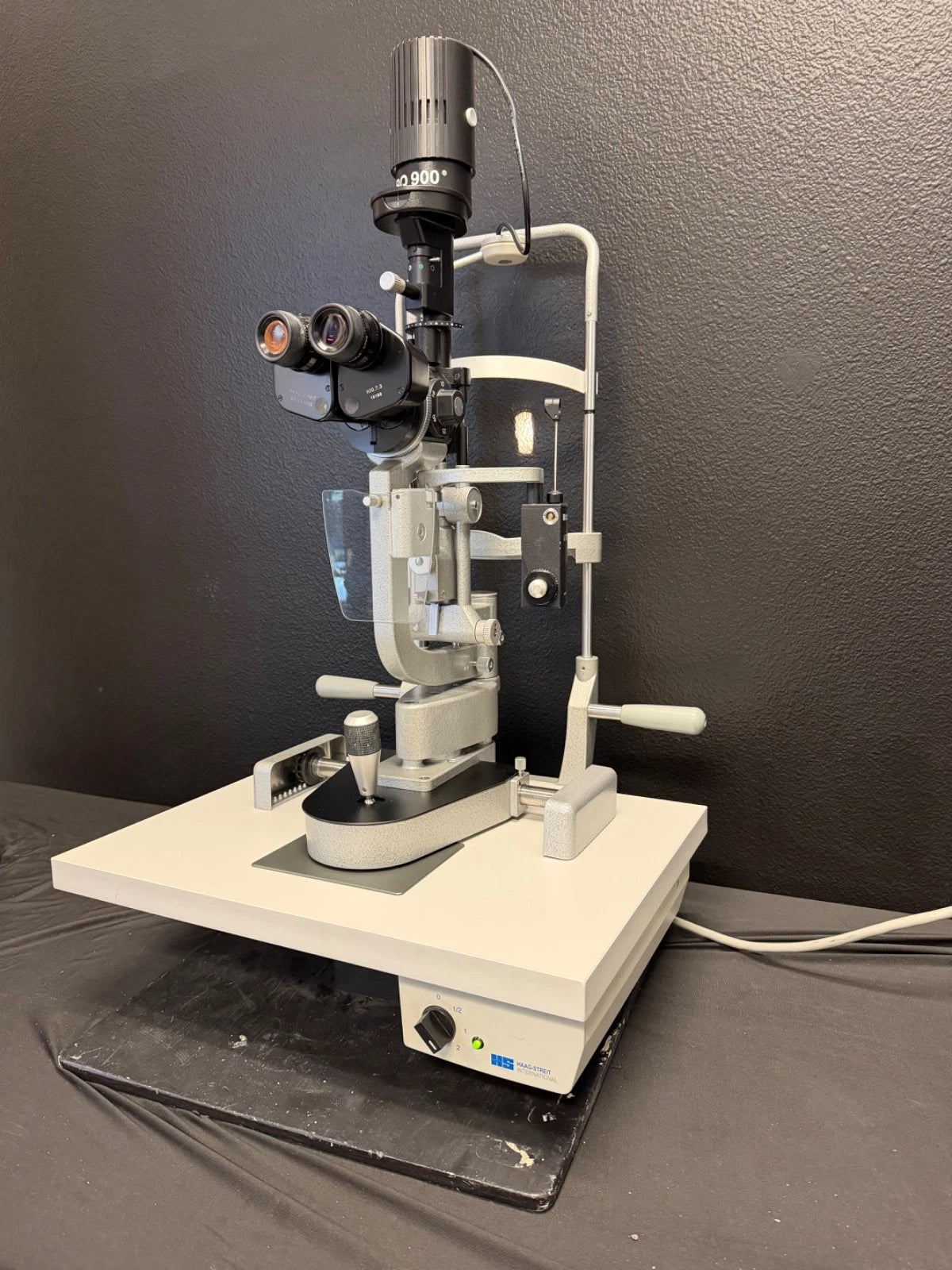 Haag Streit BQ-900 Slit Lamp with AT900 Applanation Tonometer