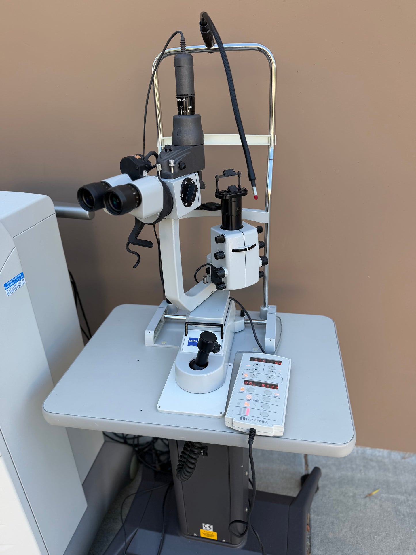 Lumenis Novus Varia Tricolor Laser w/ Zeiss30sl Slit Lamp Delivery System