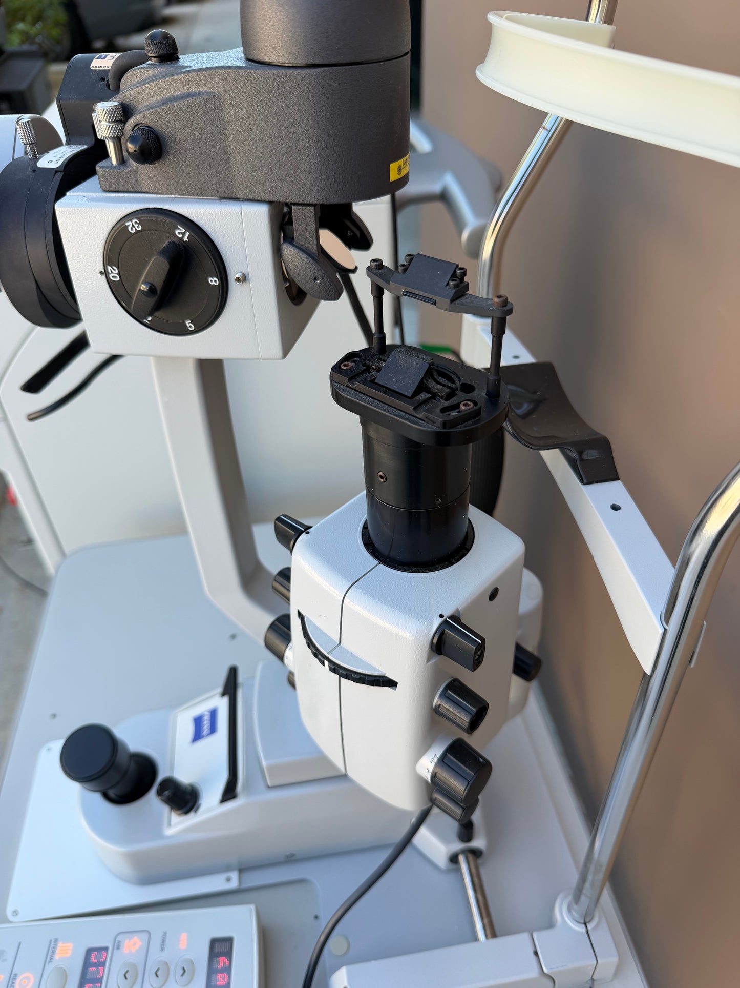 Lumenis Novus Varia Tricolor Laser w/ Zeiss30sl Slit Lamp Delivery System