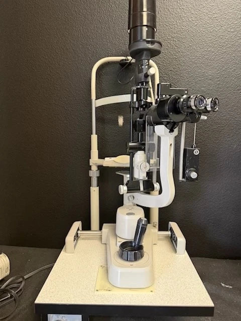Topcon SL-3D Slit Lamp with Haag Streit R900 Applanation Tonometer
